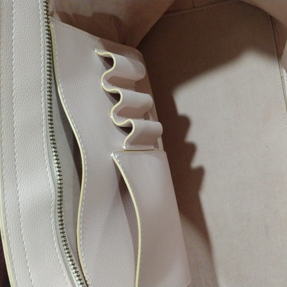 Samantha Thavasa Deluxe Blush Pink Leather Shoulder Bag – Elegant & Like New - Picture 12 of 13